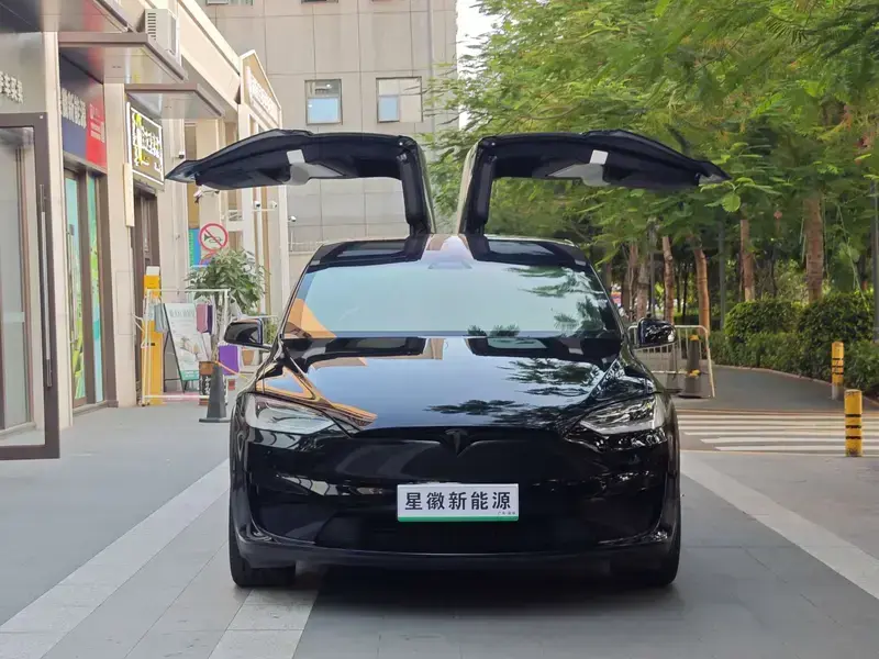 2023 Tesla Model X с пробегом 129 000 км