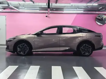 2023 Toyota bZ3 с пробегом 27 000 км