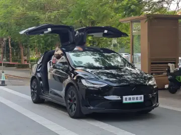 2023 Tesla Model X с пробегом 129 000 км