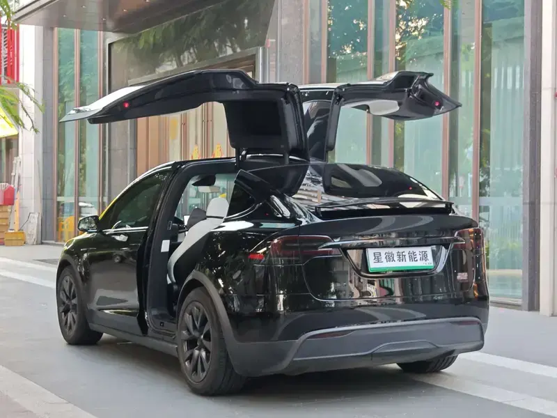 2023 Tesla Model X с пробегом 129 000 км