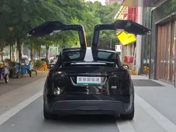 2023 Tesla Model X с пробегом 129 000 км