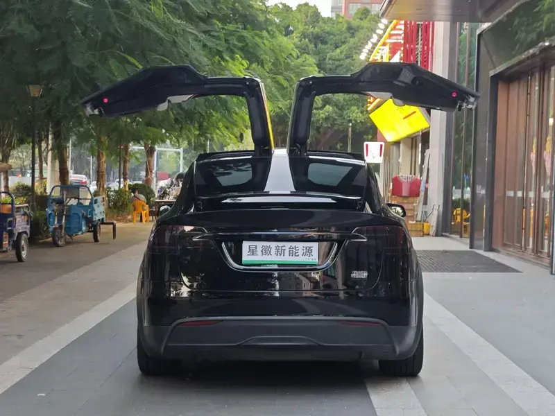 2023 Tesla Model X с пробегом 129 000 км