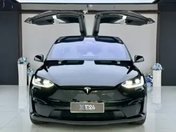 2023 Tesla Model X с пробегом 65 000 км