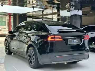 2023 Tesla Model X с пробегом 65 000 км