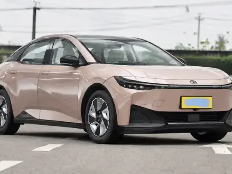 2023 Toyota bZ3 с пробегом 15 000 км