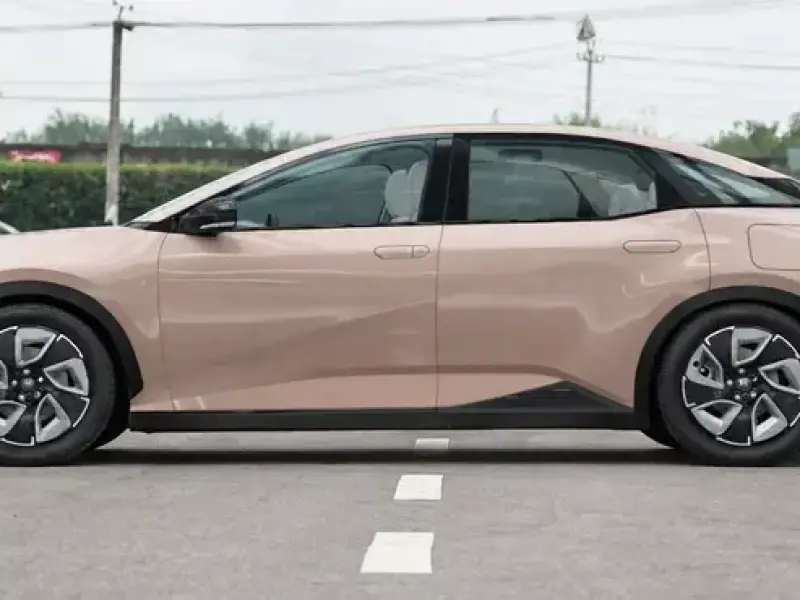 2023 Toyota bZ3 с пробегом 15 000 км