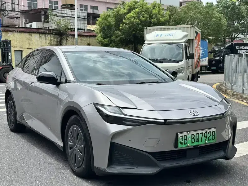 2023 Toyota bZ3 с пробегом 120 000 км