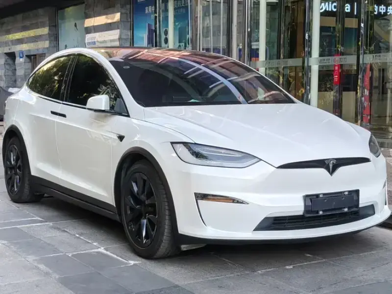 2023 Tesla Model X с пробегом 65 000 км