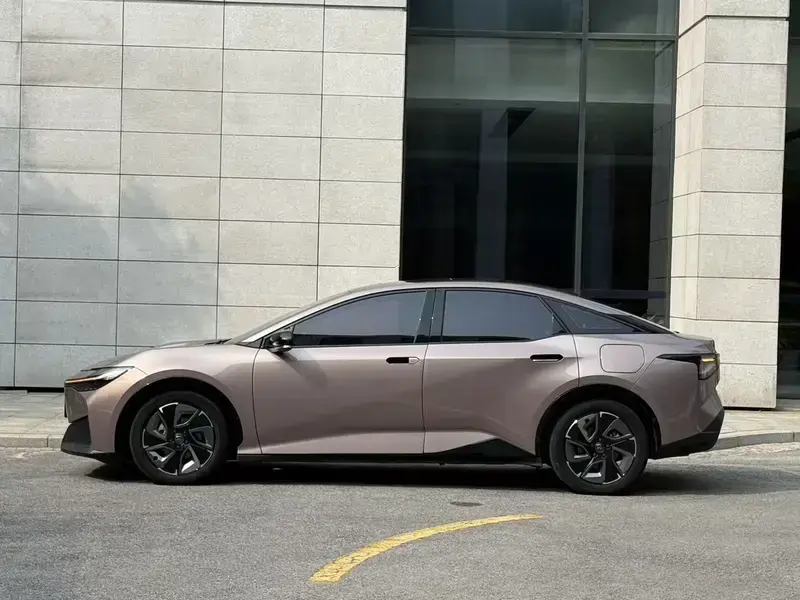 2023 Toyota bZ3 с пробегом 97 000 км