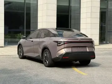2023 Toyota bZ3 с пробегом 97 000 км