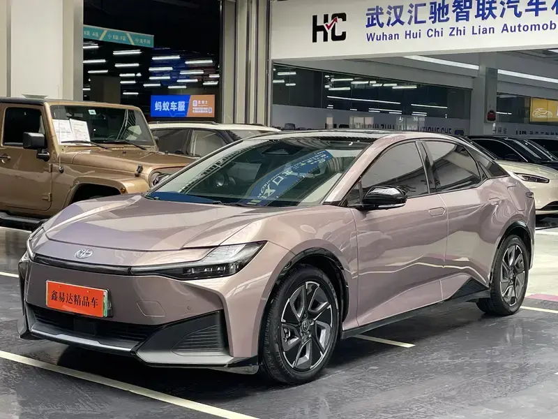 2023 Toyota bZ3 с пробегом 24 000 км