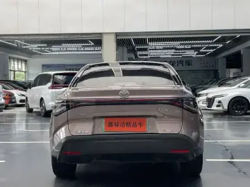 2023 Toyota bZ3 с пробегом 24 000 км
