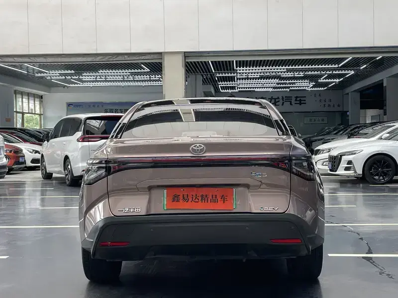 2023 Toyota bZ3 с пробегом 24 000 км