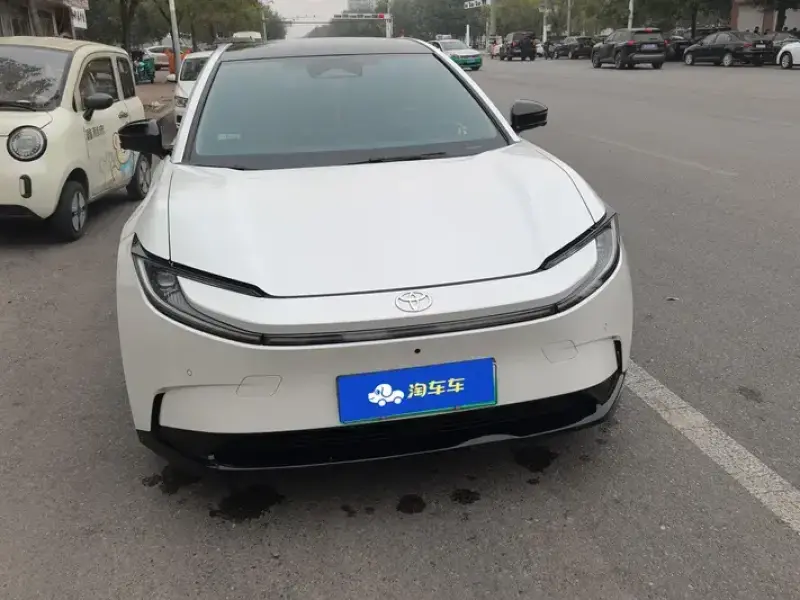2025 Toyota bZ5 с пробегом 29 000 км