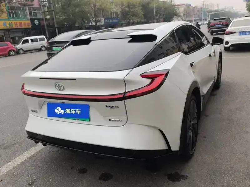 2025 Toyota bZ5 с пробегом 29 000 км