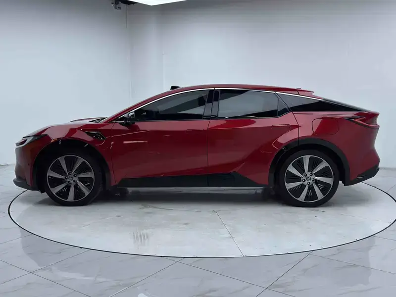 2025 Toyota bZ5 с пробегом 25 100 км
