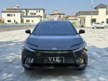 2025 Toyota bZ5 с пробегом 26 000 км