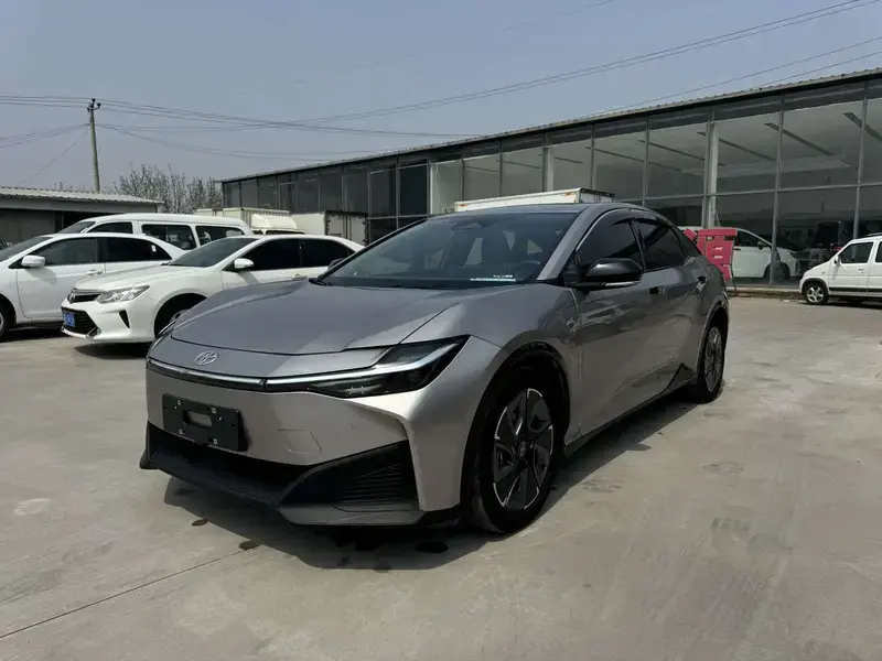 2024 Toyota bZ3 с пробегом 45 000 км