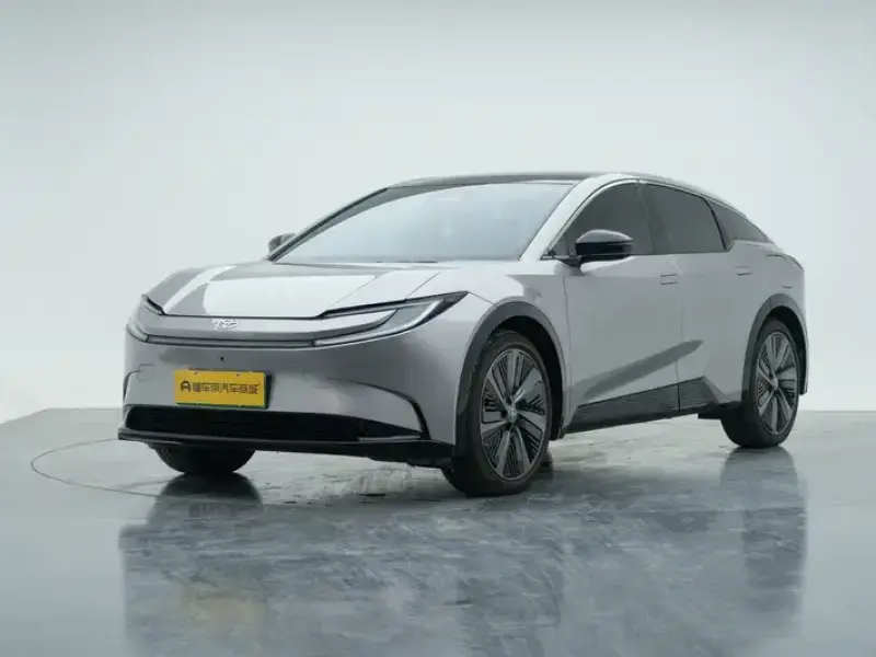 2025 Toyota bZ5 с пробегом 28 500 км