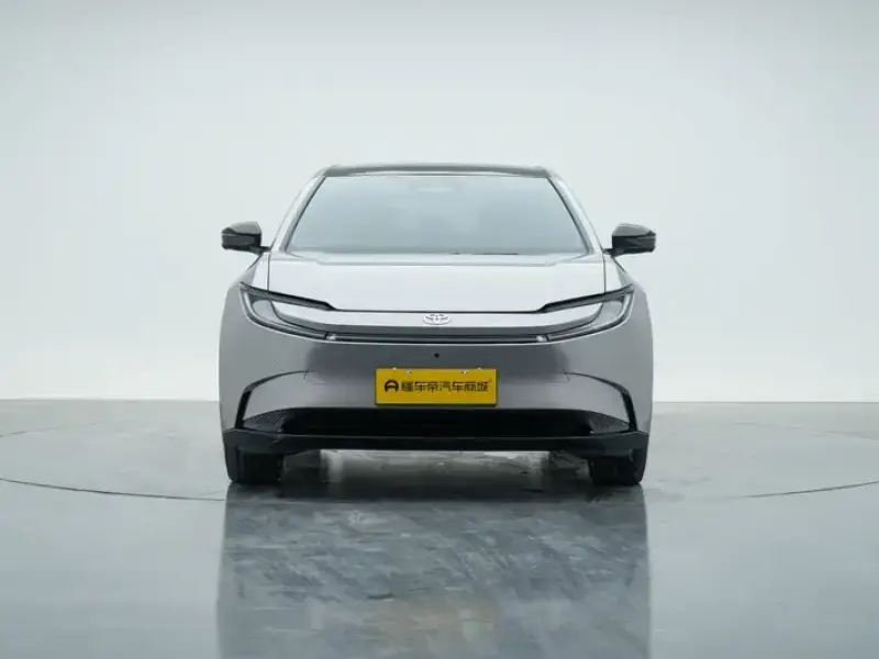 2025 Toyota bZ5 с пробегом 28 500 км