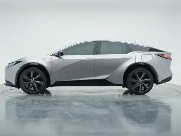 2025 Toyota bZ5 с пробегом 28 500 км