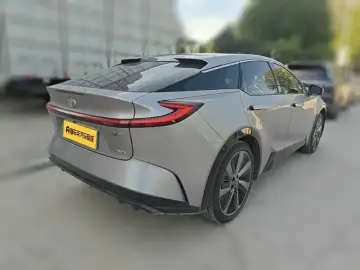 2025 Toyota bZ5 с пробегом 13 500 км