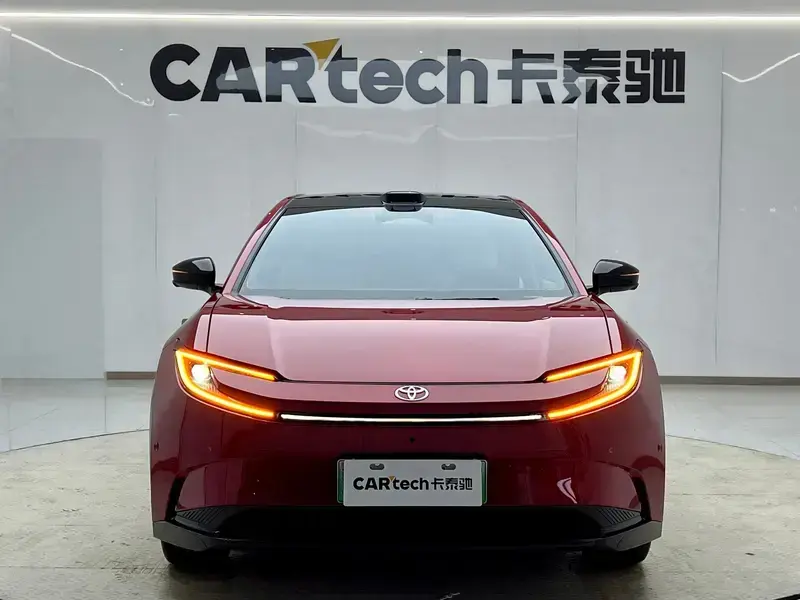 2025 Toyota bZ5 с пробегом 20 000 км