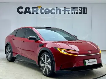 2025 Toyota bZ5 с пробегом 20 000 км