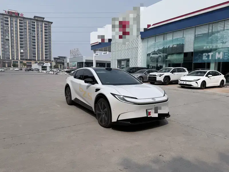 2025 Toyota bZ5 с пробегом 22 000 км