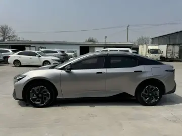 2024 Toyota bZ3 с пробегом 45 000 км