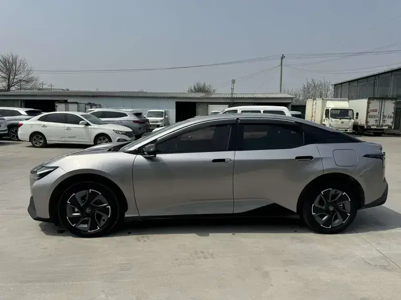 2024 Toyota bZ3 с пробегом 45 000 км
