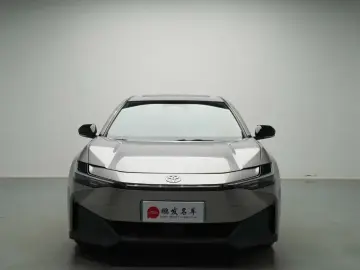 2023 Toyota bZ3 с пробегом 23 000 км