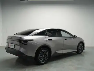 2023 Toyota bZ3 с пробегом 23 000 км