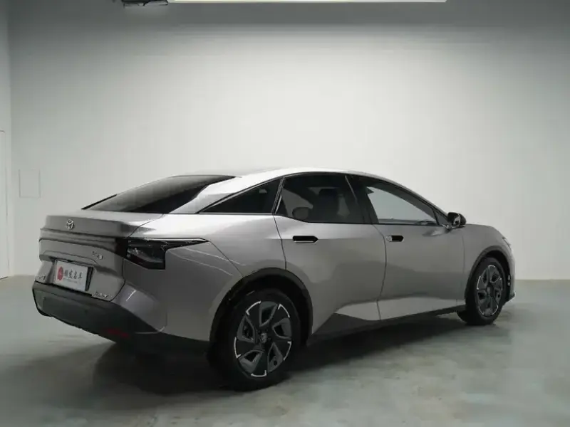 2023 Toyota bZ3 с пробегом 23 000 км