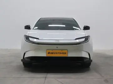 2025 Toyota bZ5 с пробегом 19 200 км
