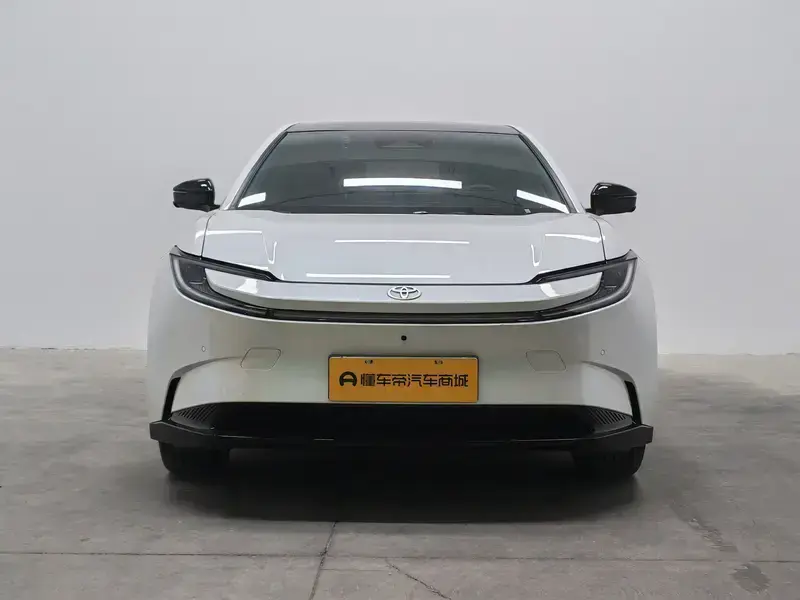 2025 Toyota bZ5 с пробегом 19 200 км