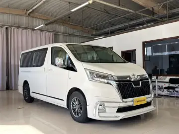 2022 Toyota Granvia с пробегом 16 000 км