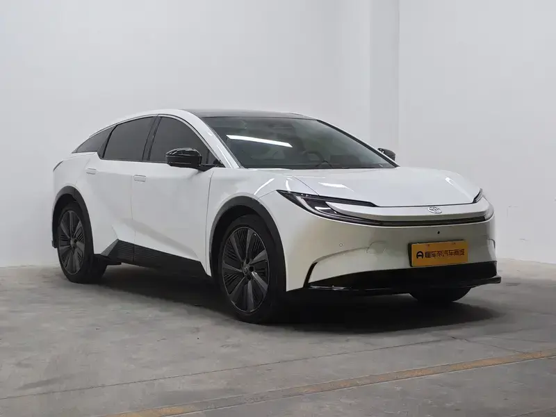 2025 Toyota bZ5 с пробегом 19 200 км