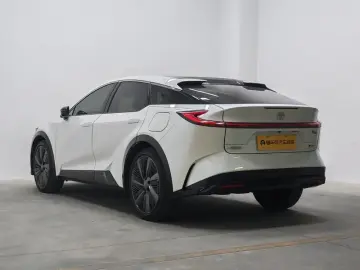 2025 Toyota bZ5 с пробегом 19 200 км