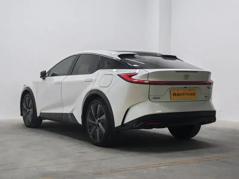2025 Toyota bZ5 с пробегом 19 200 км