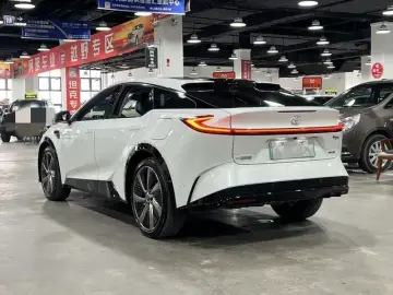 2025 Toyota bZ5 с пробегом 35 000 км