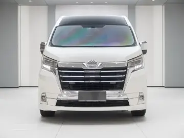 2020 Toyota Granvia с пробегом 88 000 км