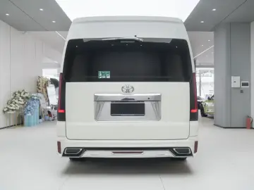 2020 Toyota Granvia с пробегом 88 000 км