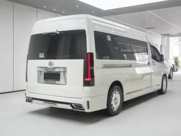 2020 Toyota Granvia с пробегом 88 000 км