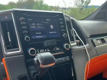 2023 Toyota Granvia с пробегом 33 000 км