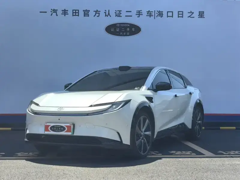 2025 Toyota bZ5 с пробегом 33 400 км