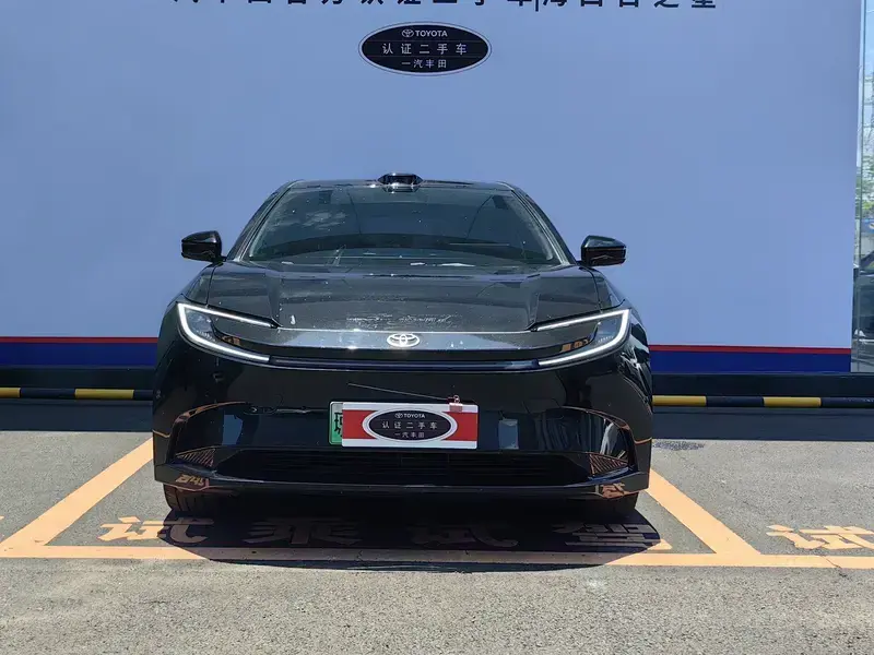 2025 Toyota bZ5 с пробегом 48 000 км