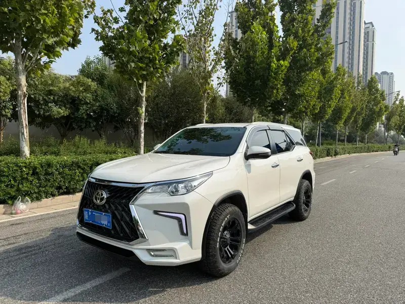 2020 Toyota Fortuner с пробегом 120 000 км