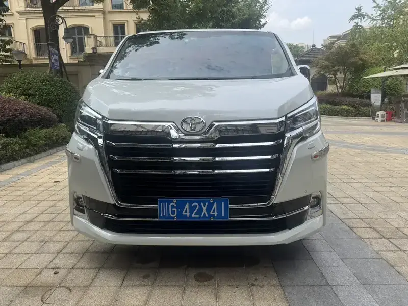 2023 Toyota Granvia с пробегом 98 000 км