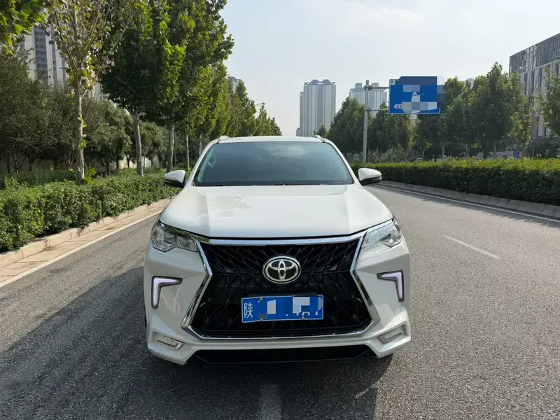 2020 Toyota Fortuner с пробегом 120 000 км